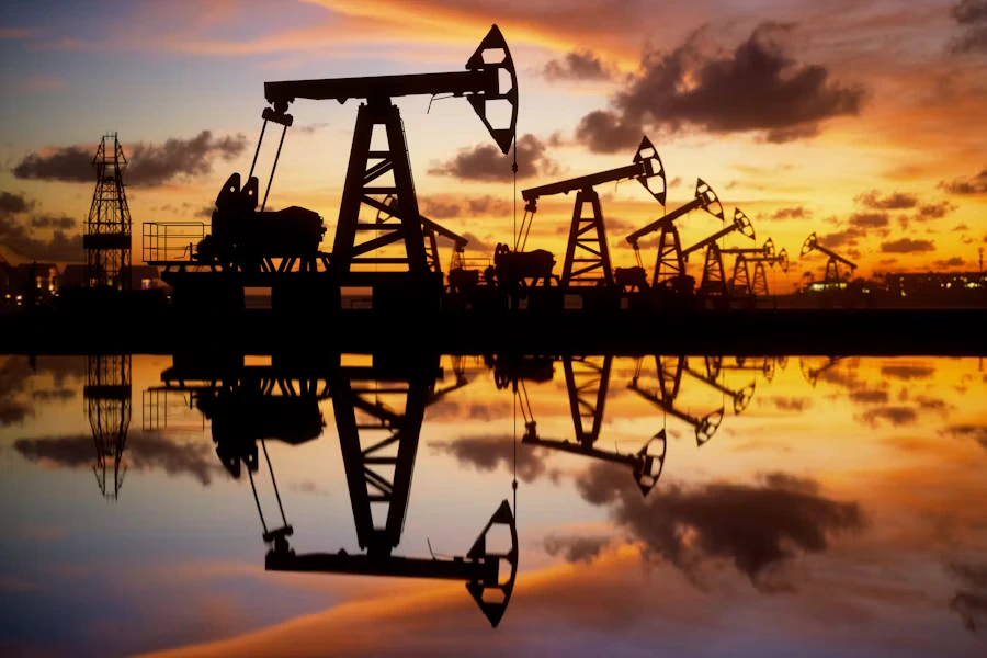 Нефтяное месторождение со станками-качалками